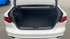 Jaguar XE 2.0 D200 R-Dynamic SE 4dr Auto Diesel Saloon